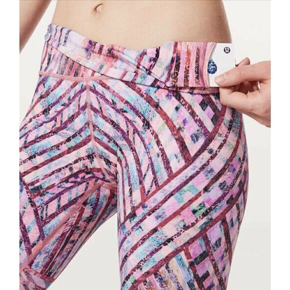 Lululemon Wunder Under Hi-Rise Tight *Central Saint Martins Nulux 28" Size 4 - Picture 7 of 11